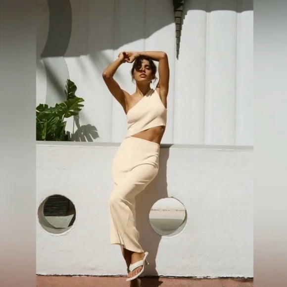 Zara Cream Cutout Midi Dress Blogger Favorite One Shoulder Size Small - Picture 6 of 8